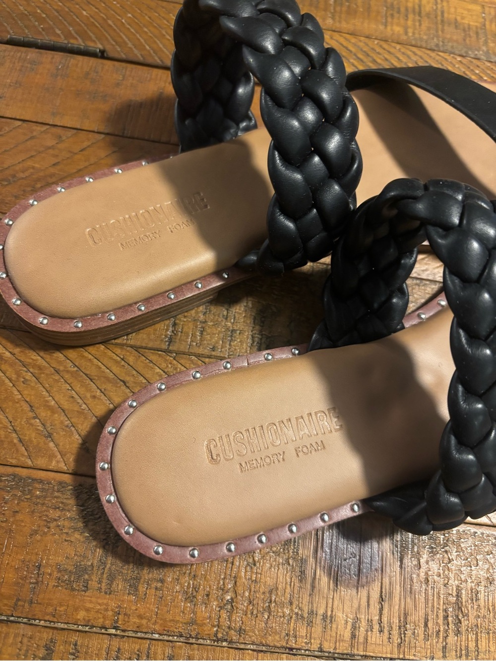 Cushionaire Memory Foam Sandals - Picture 3 of 4